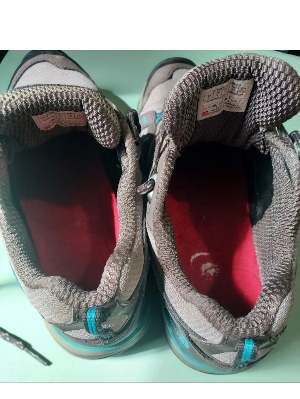 END 30-APR | Women Northface Hiking Shoes - Picture 6 of 7